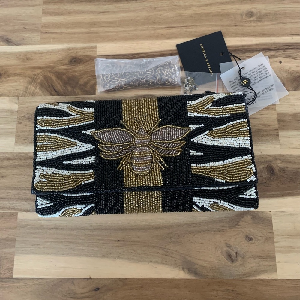 AMERICA & BEYOND Bee Glam Clutch purse bag gift NWT